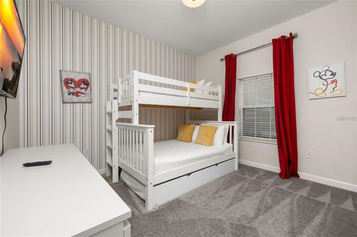 Image No.36-5 Bed Townhouse for sale