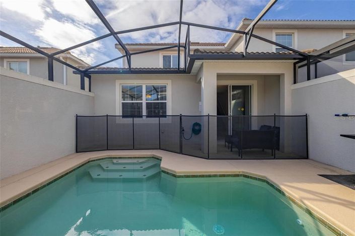 Image No.48-5 Bed Townhouse for sale