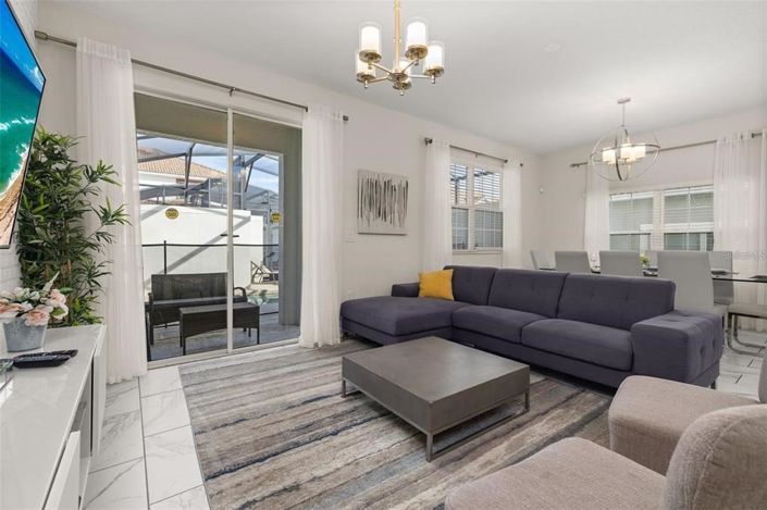 Image No.5-5 Bed Townhouse for sale