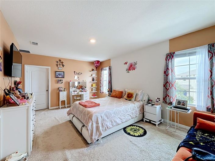 Image No.26-5 Bed House for sale
