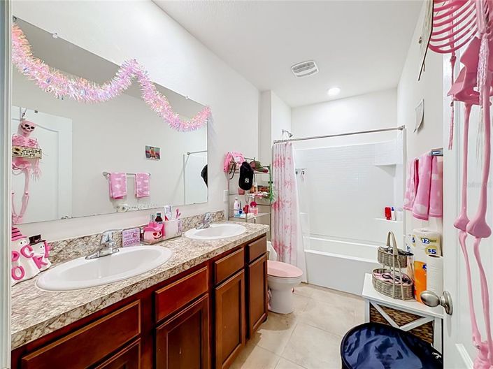 Image No.36-5 Bed House for sale