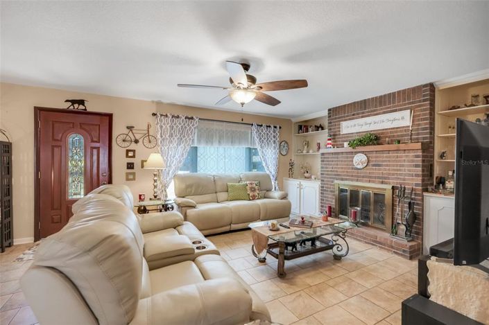 Image No.9-2 Bed House for sale