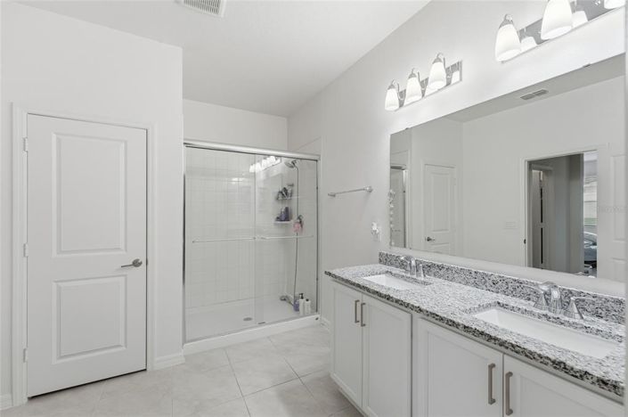 Image No.17-4 Bed House for sale