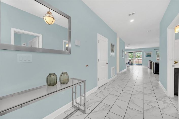 Image No.3-8 Bed House for sale