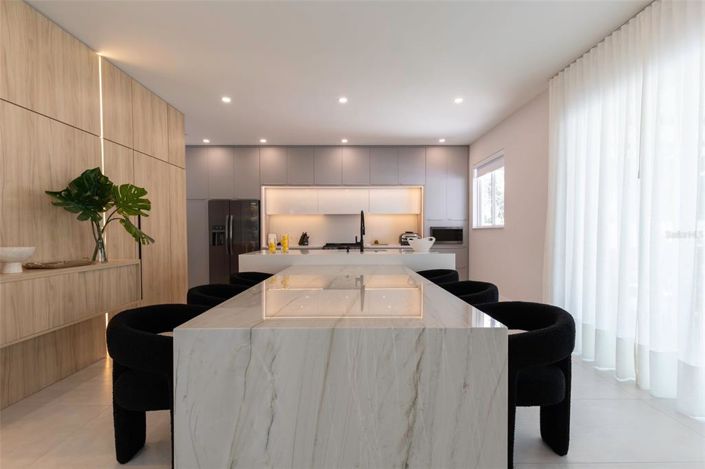 Image No.27-4 Bed House for sale
