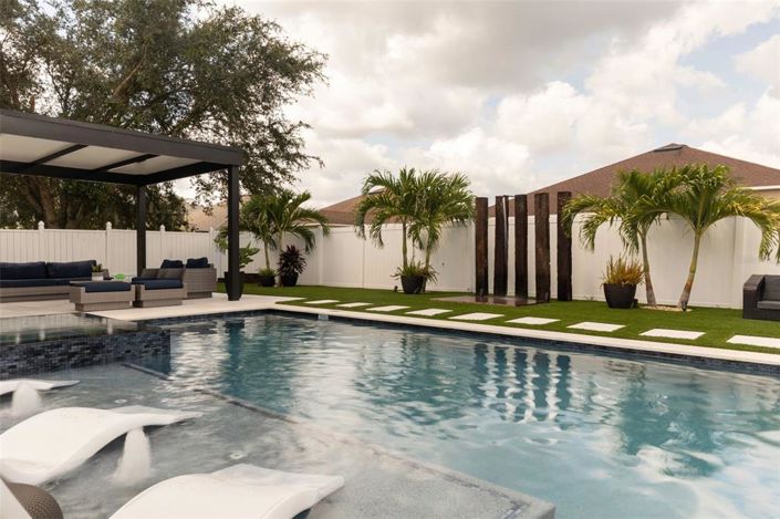 Image No.8-4 Bed House for sale