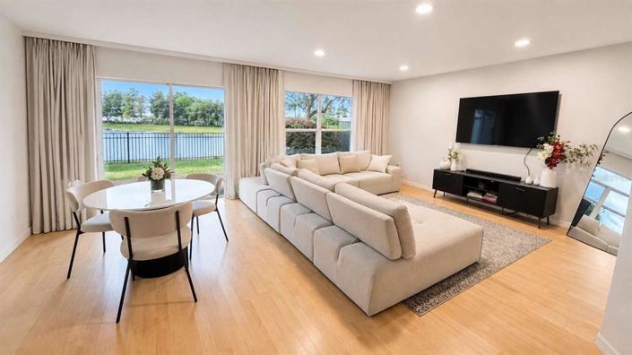Image No.2-2 Bed Townhouse for sale