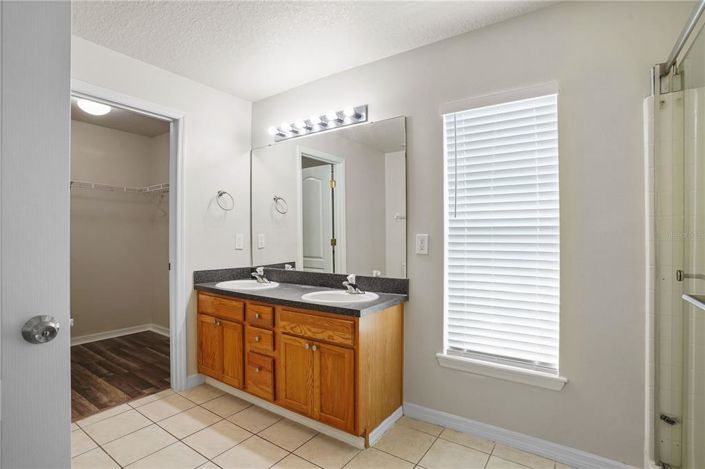 Image No.18-3 Bed House for sale