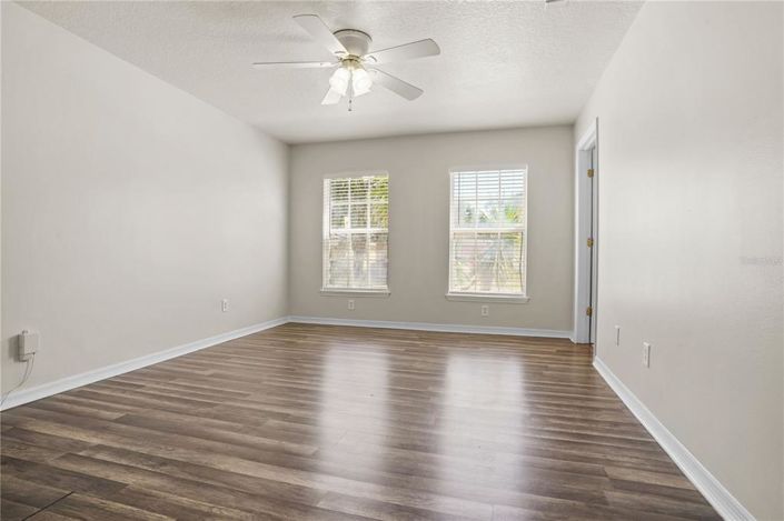 Image No.21-3 Bed House for sale