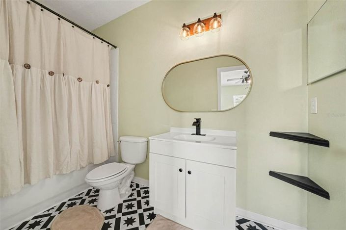Image No.21-6 Bed House for sale