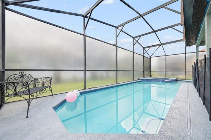 Image No.32-6 Bed House for sale