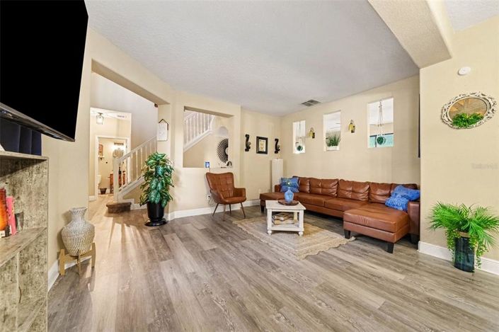 Image No.7-6 Bed House for sale