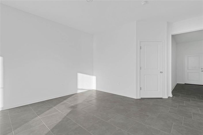 Image No.17-3 Bed Townhouse for sale