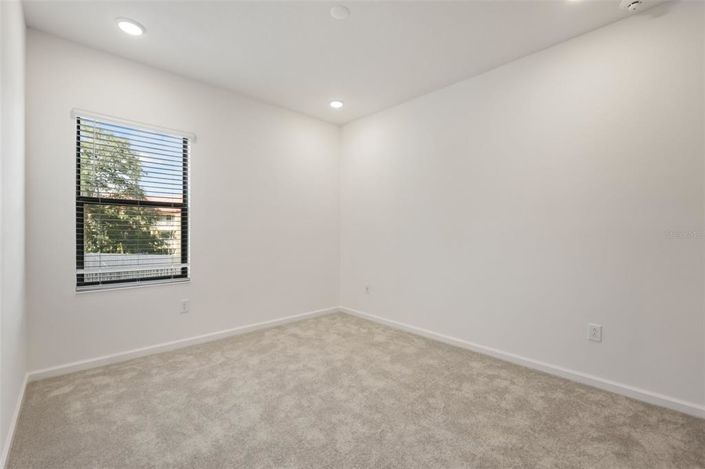 Image No.19-9 Bed House for sale