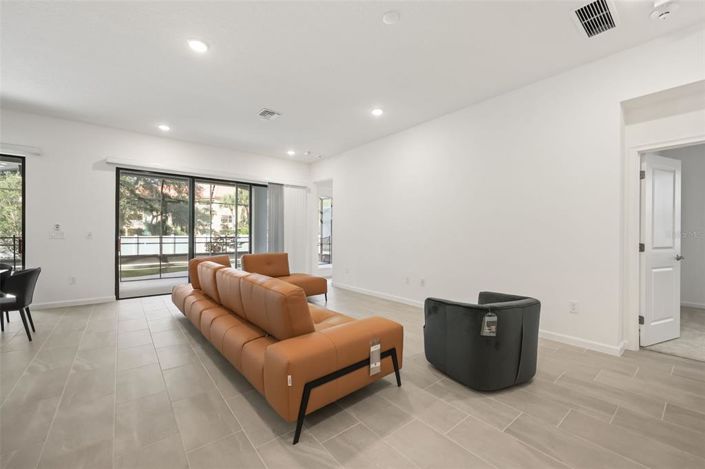 Image No.2-9 Bed House for sale