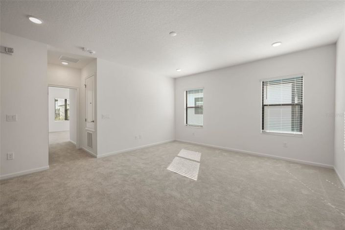 Image No.25-9 Bed House for sale