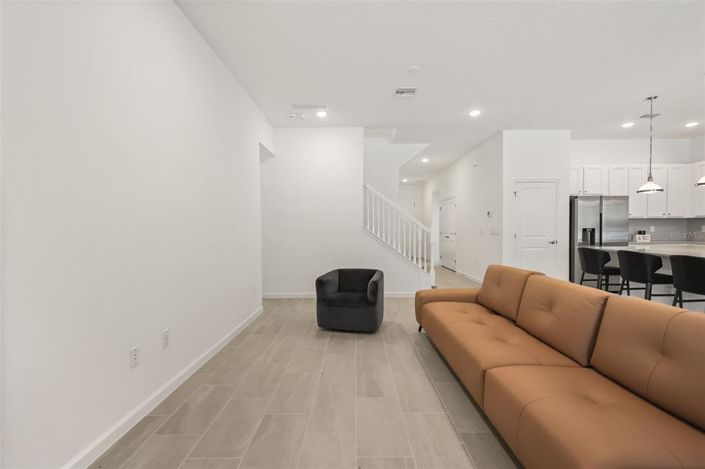 Image No.3-9 Bed House for sale