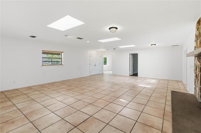 Image No.11-4 Bed House for sale