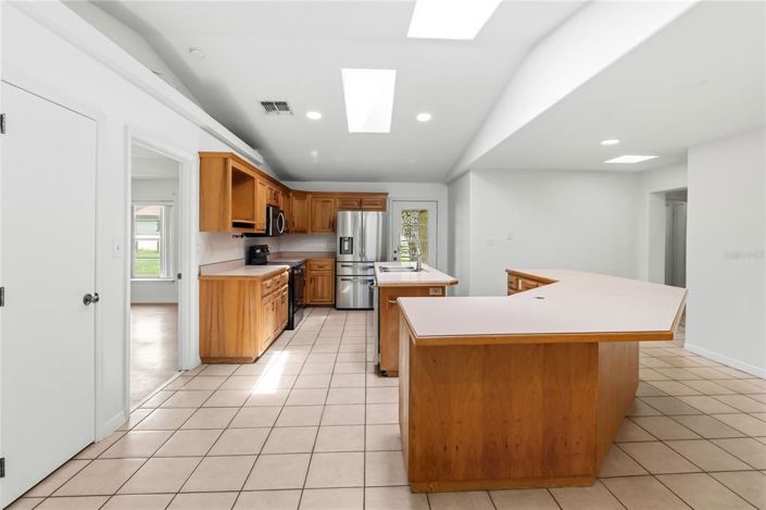 Image No.14-4 Bed House for sale