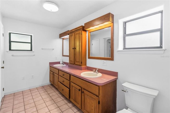 Image No.27-4 Bed House for sale