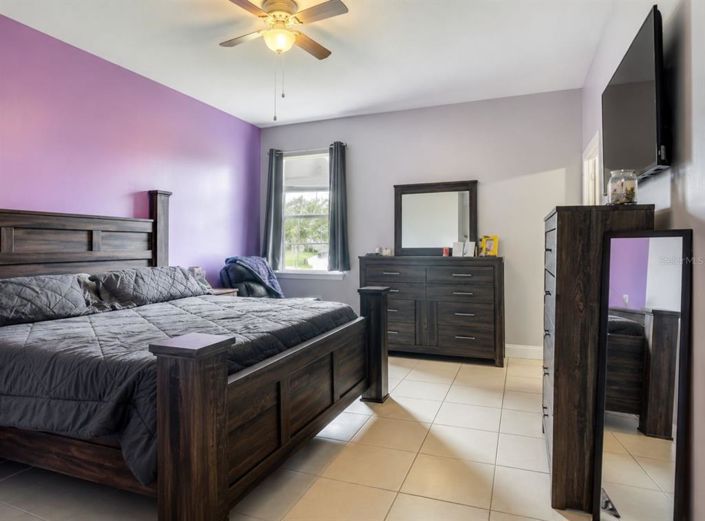 Image No.10-3 Bed House for sale