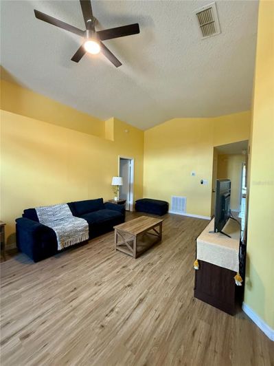 Image No.3-2 Bed House for sale