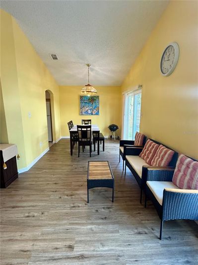 Image No.4-2 Bed House for sale