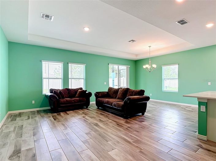 Image No.11-3 Bed House for sale