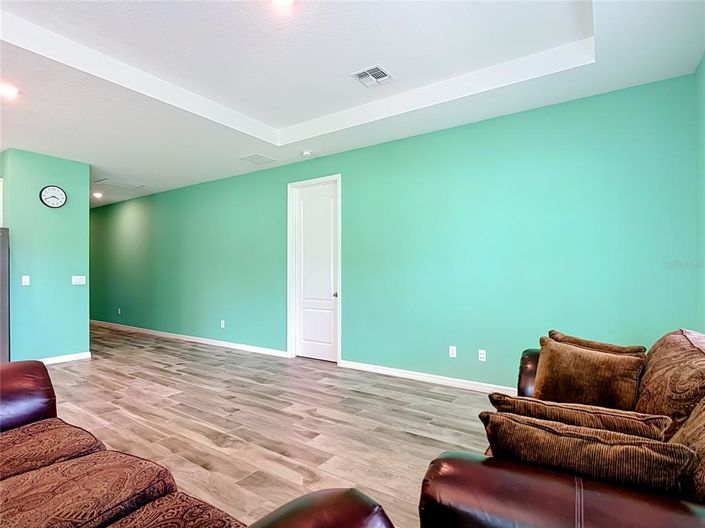 Image No.14-3 Bed House for sale