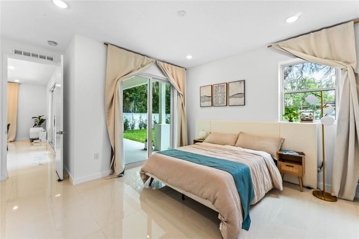 Image No.21-4 Bed House for sale