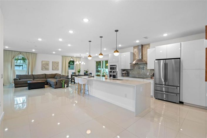 Image No.3-4 Bed House for sale