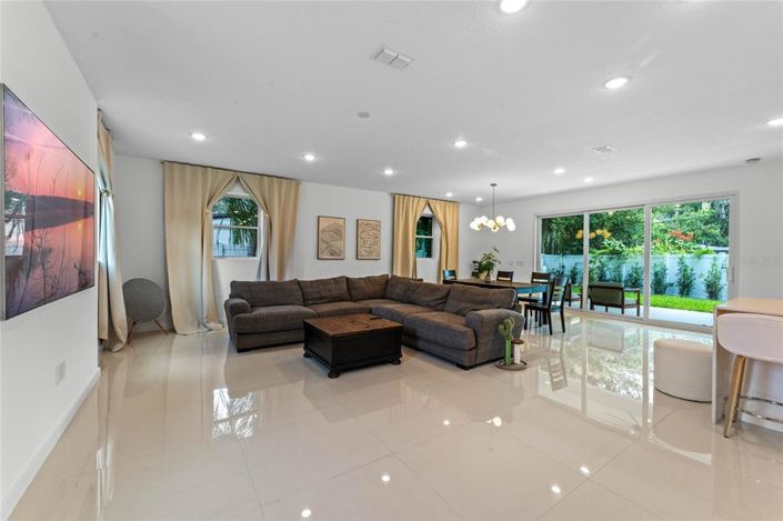 Image No.7-4 Bed House for sale