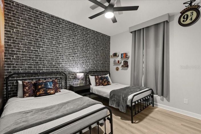 Image No.21-5 Bed Townhouse for sale