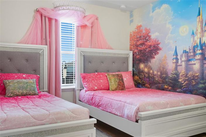 Image No.18-5 Bed House for sale