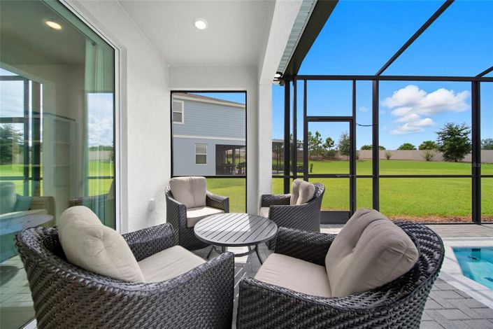 Image No.8-5 Bed House for sale