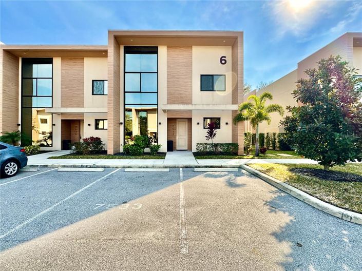 Image No.2-4 Bed Townhouse for sale