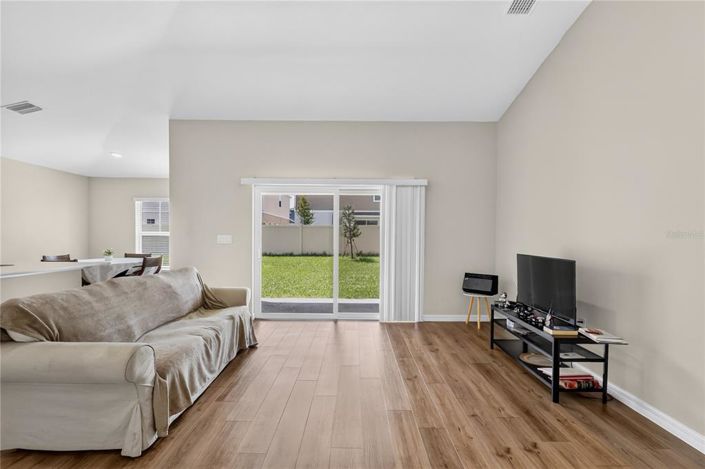 Image No.15-3 Bed House for sale