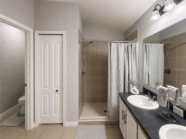 Image No.40-3 Bed House for sale