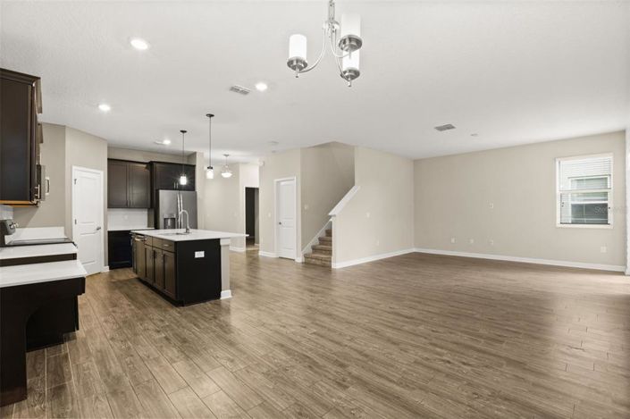 Image No.3-5 Bed House for sale
