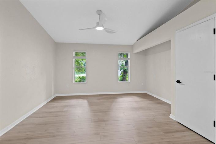 Image No.19-4 Bed House for sale