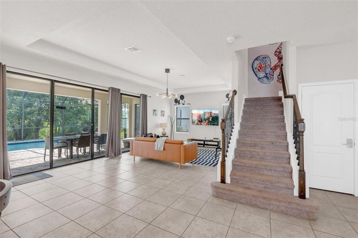 Image No.8-4 Bed House for sale