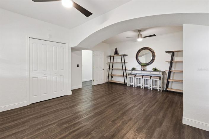 Image No.5-5 Bed House for sale