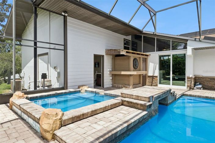 Image No.52-5 Bed House for sale