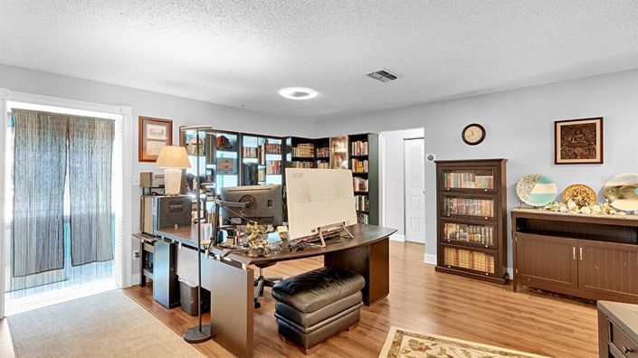 Image No.13-2 Bed House for sale