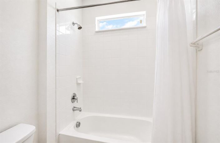 Image No.17-6 Bed House for sale