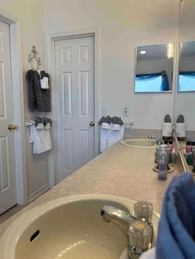 Image No.10-4 Bed House for sale