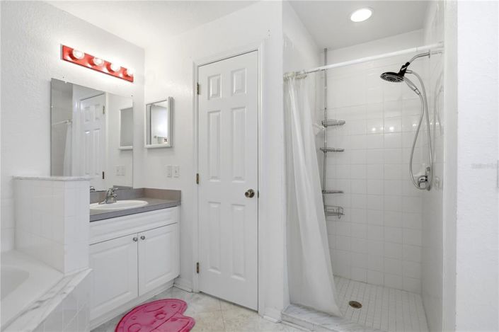 Image No.26-3 Bed House for sale