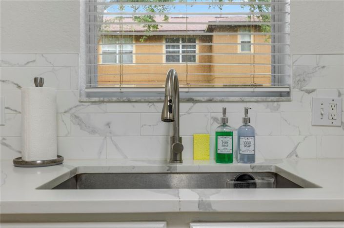 Image No.14-4 Bed Townhouse for sale