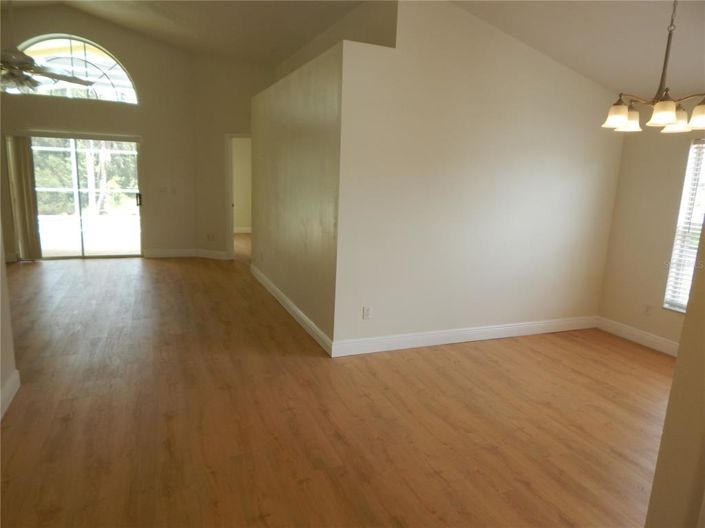 Image No.10-4 Bed House for sale