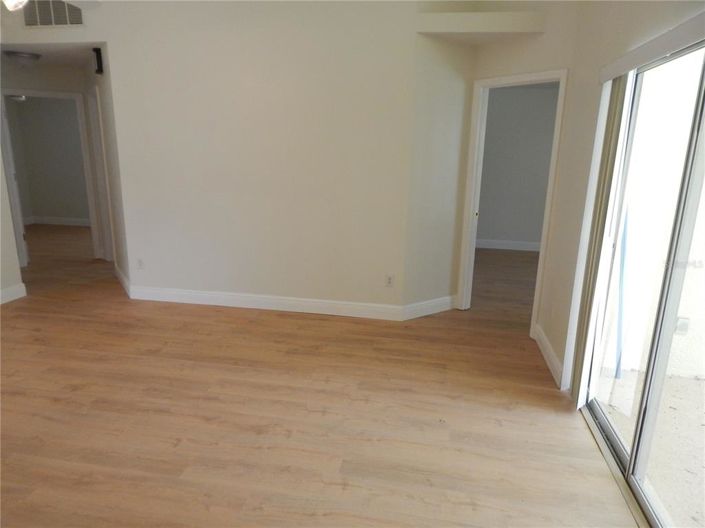 Image No.13-4 Bed House for sale